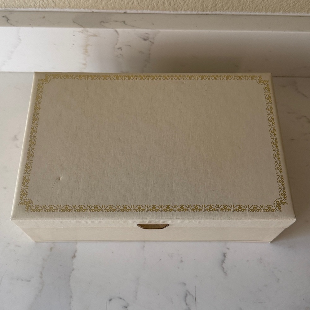 Vintage Mele Jewelry Box Made in USA